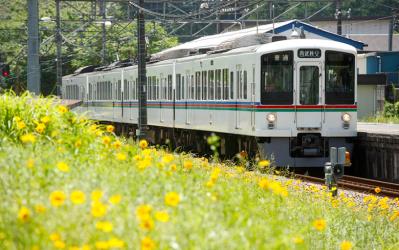 Train exterior Train exterior