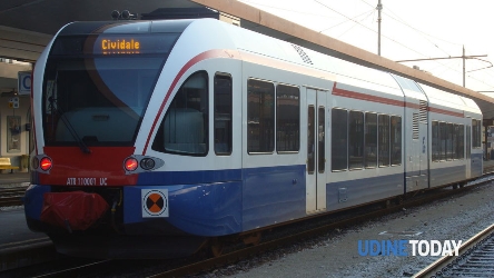 Train exterior Train exterior
