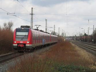 S-Bahn Rhein-Ruhr Series 422 at Angermund station