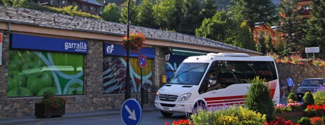 Minibus exterior Minibus exterior