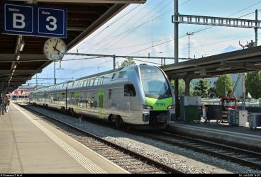 S-Bahn Bern (BLS AG) as S1 to Fribourg/Freiburg (CH) is on track 4 at the starting station in Thun S-Bahn Bern (BLS AG) as S1 to Fribourg/Freiburg (CH) is on track 4 at the starting station in Thun