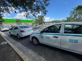 Taxi Exterior Taxi Exterior