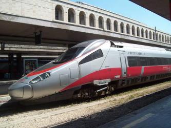 Train front exterior Train front exterior