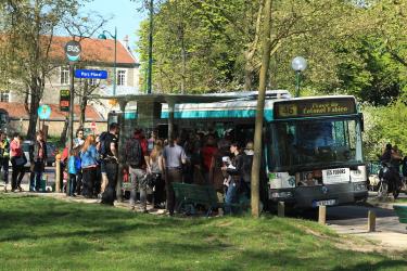 Bus 46 at Parc floral stop Bus 46 at Parc floral stop