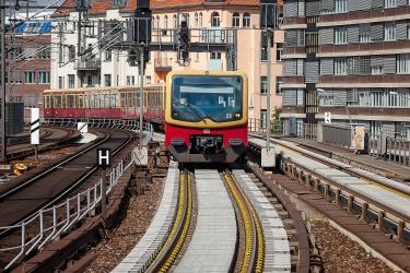 Sbahn front view Sbahn front view