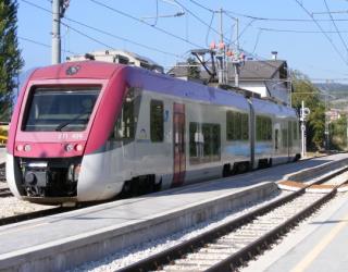 Trentino trasporti esercizio train side