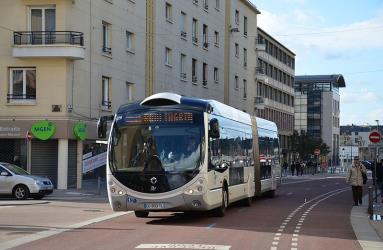 Irisbus Crealis bus on the T1 TEOR line Irisbus Crealis bus on the T1 TEOR line