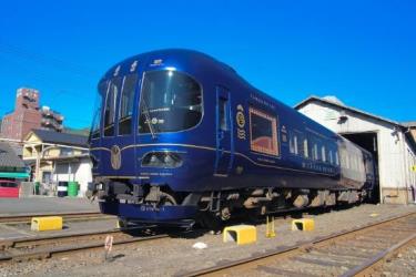 Train exterior Train exterior