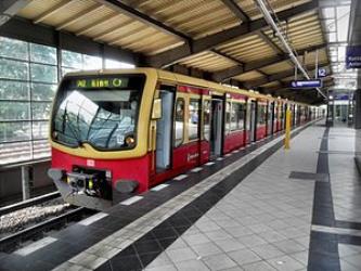 DBAG Class 481 at Berlin Westkreuz station DBAG Class 481 at Berlin Westkreuz station