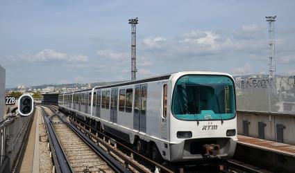 Line 2 metro at its Bougainville terminus Line 2 metro at its Bougainville terminus