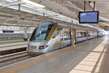Train exterior Train exterior