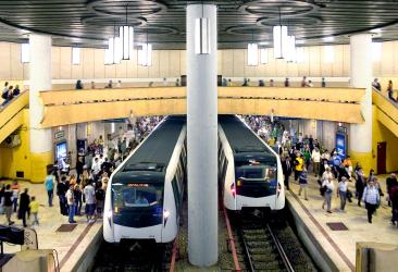 Trains at Piata Victorei