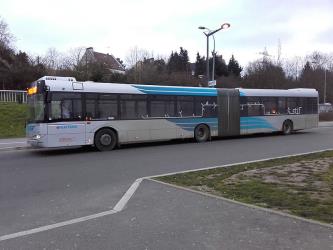 Articulated bus en route to Massy-Palaiseau station