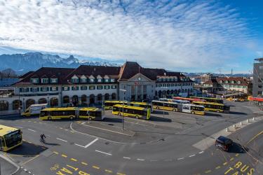 STI buses on the Thuner Bahnhofplatz
