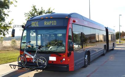 MetroRapid bus
