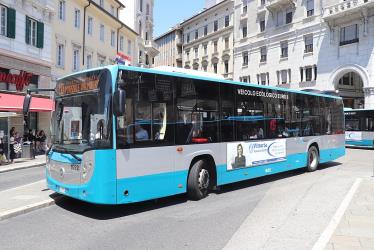 Trieste - Menarinibus Citymood 12 bus #1652 on line No. 10
