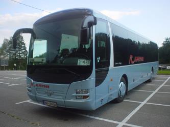 AlpeTour bus