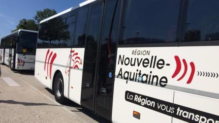 Bus side view showing entrance
