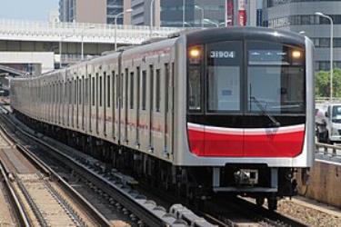 Train Exterior - Midosuji Line