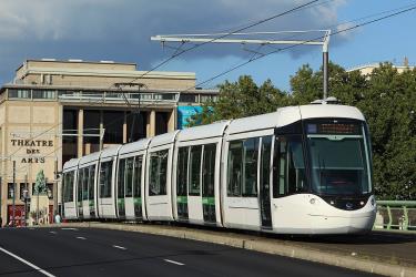Tram on the Pont Jeanne-d'Arc