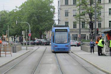 Tram 21 at the Hauptbahnhof (tram stop, Munich)