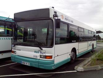 Aix en Bus front and side view
