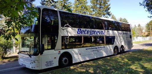 Double decker bus