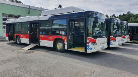 Side view showing access ramp