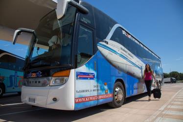 Start SPA bus front and side view